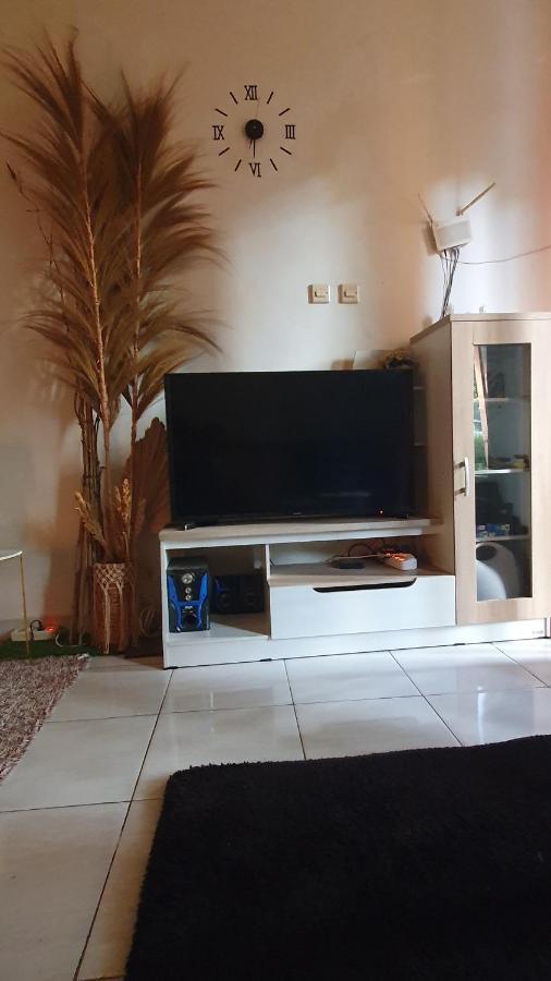 Vila House In Bekasi Timur Exteriér fotografie